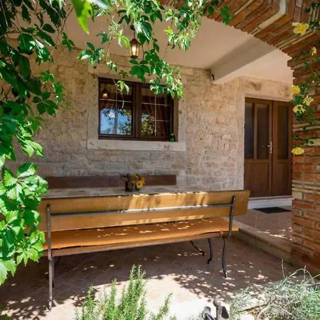 Casa Paola 펜션 Kaštelir