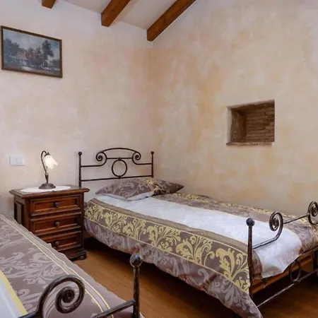 Casa Paola * Kaštelir