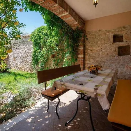 Casa Paola Kaštelir