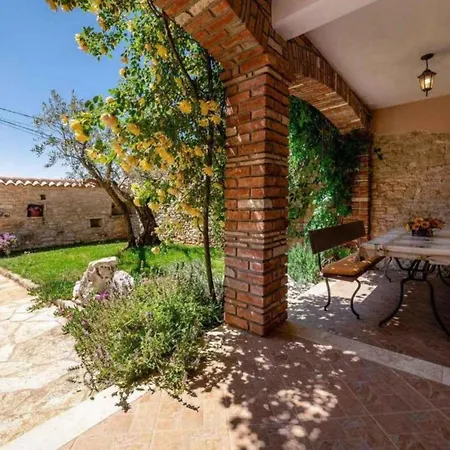 Casa Paola * Kaštelir