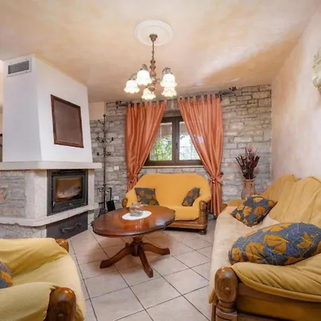 Casa Paola Semesterbostad Kaštelir